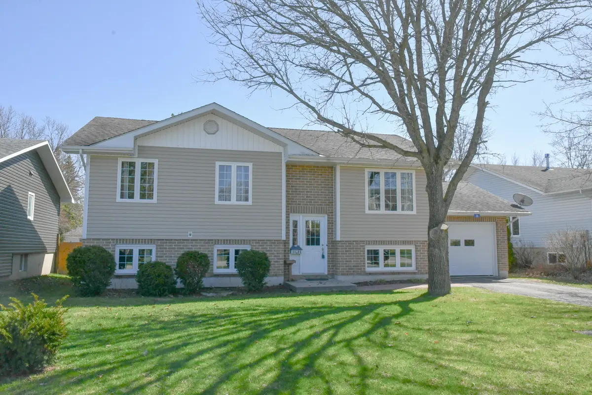 16 FREDERICK ST, Lansdowne Village, ON K0E 1L0