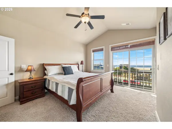 547 S FRONT ST, Rockaway Beach, OR 97136