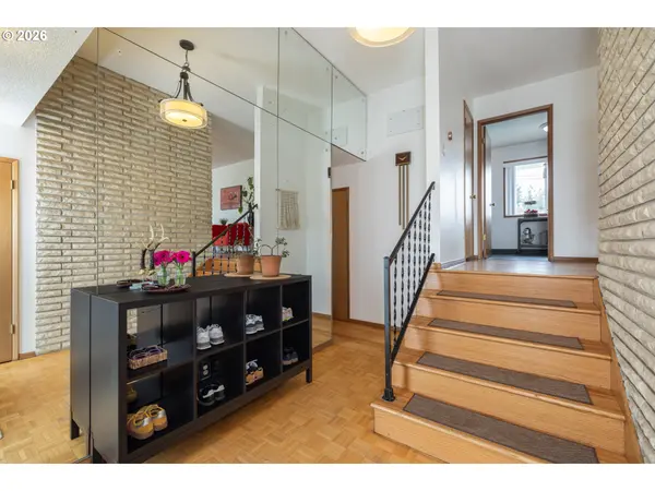 901 NE 153RD AVE, Portland, OR 97230