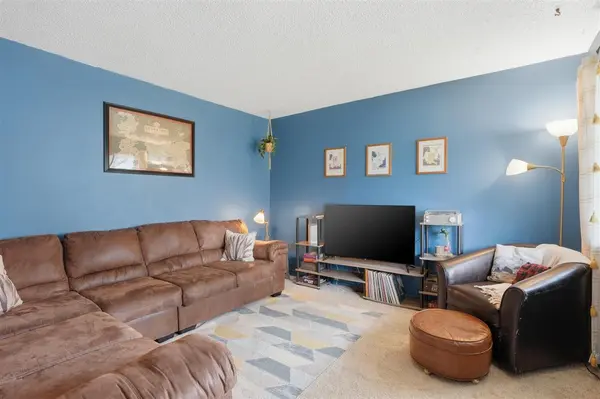 2220 Hollywood Blvd, Iowa City, IA 52240