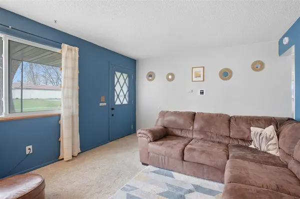 2220 Hollywood Blvd, Iowa City, IA 52240