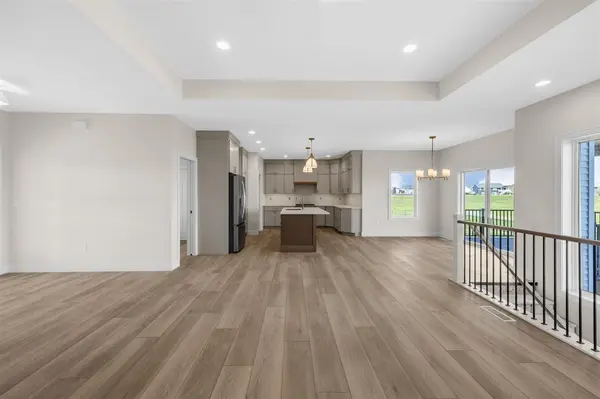 5501 Silver Ridge Rd, Marion, IA 52302