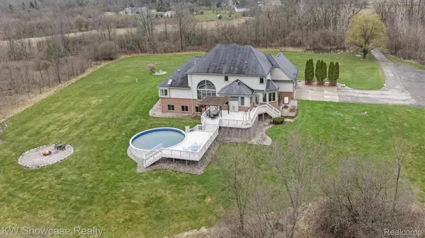 8315 E Allen RD, Tyrone Township, MI 48430