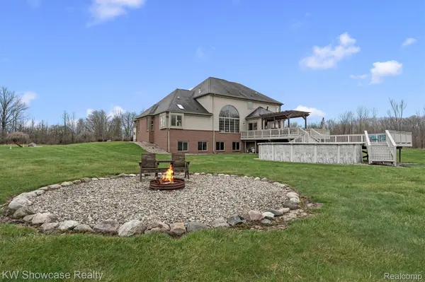 8315 E Allen RD, Tyrone Township, MI 48430
