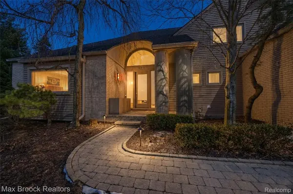 1603 Franklin Hills DR #1, Bloomfield Hills, MI 48302