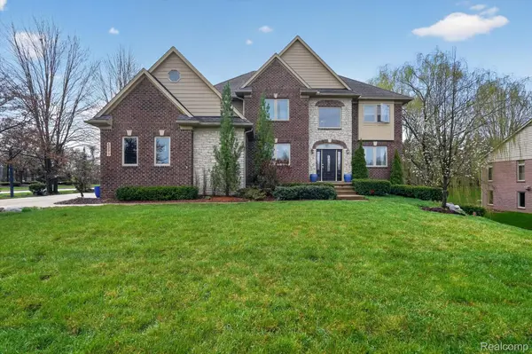 48877 Wildwood CT, Plymouth Charter Township, MI 48170