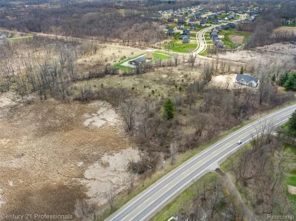 00 Old Rochester Rd, Oakland Charter Township, MI 48363