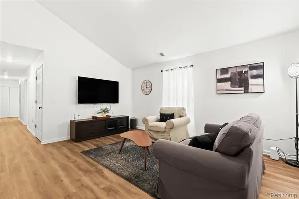 545 CALGARY ST, Auburn Hills, MI 48326