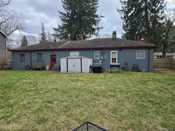 19830 Mahon ST, Southfield, MI 48075