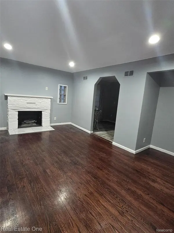 19830 Mahon ST, Southfield, MI 48075