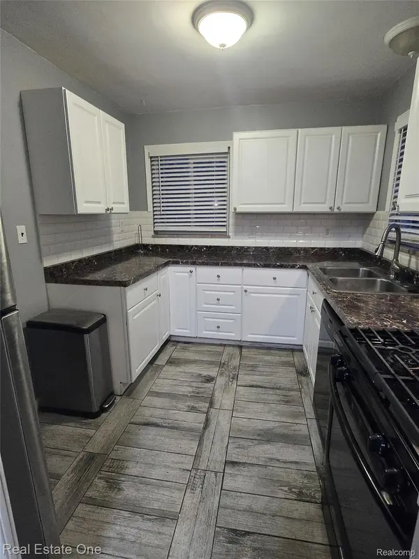 19830 Mahon ST, Southfield, MI 48075