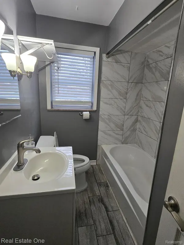 19830 Mahon ST, Southfield, MI 48075