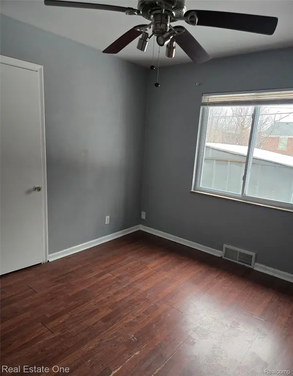 19830 Mahon ST, Southfield, MI 48075