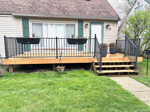 505 S Chocolay AVE, Clawson, MI 48017