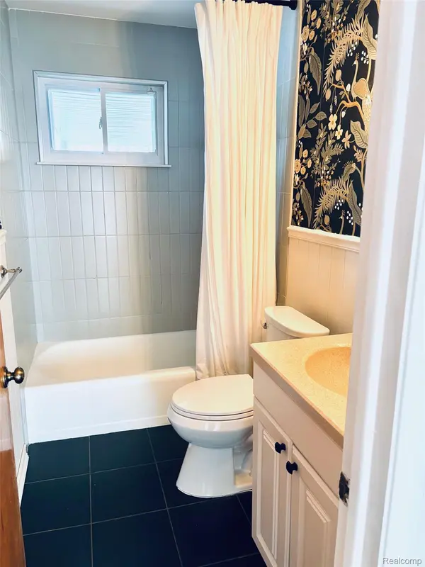 505 S Chocolay AVE, Clawson, MI 48017