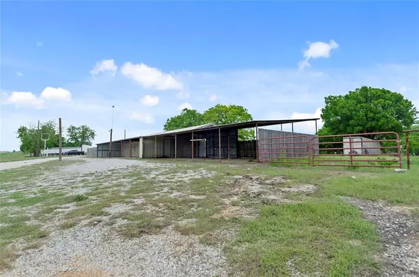 5716 N 287, Alvord, TX 76225