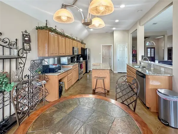 10717 Greenview Court, Benbrook, TX 76126