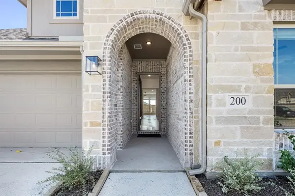 200 Sweetwater Drive, Commerce, TX 75428
