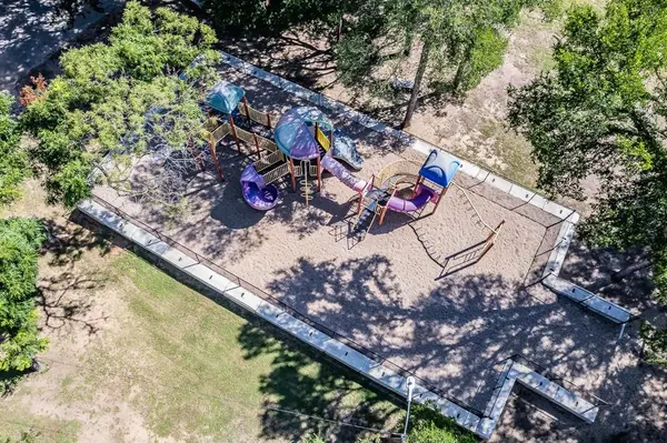 105 Red Oak Street, Alvarado, TX 76009