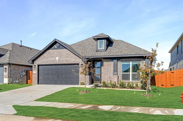 1028 River Oaks Drive, Godley, TX 76044