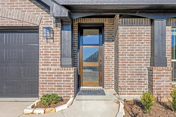 1028 River Oaks Drive, Godley, TX 76044