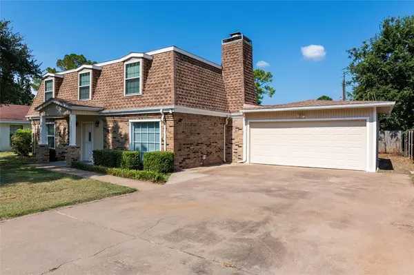 4102 Apache Trl Court, Granbury, TX 76048