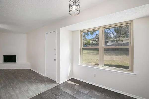 1417 Warren Lane, Fort Worth, TX 76112