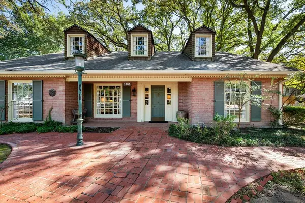 1009 Dobbins Road, Corsicana, TX 75110