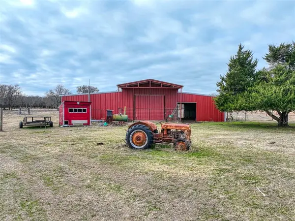 408 HCR 1414, Blum, TX 76627