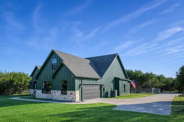 301 Sharla Smelley Road, Weatherford, TX 76088