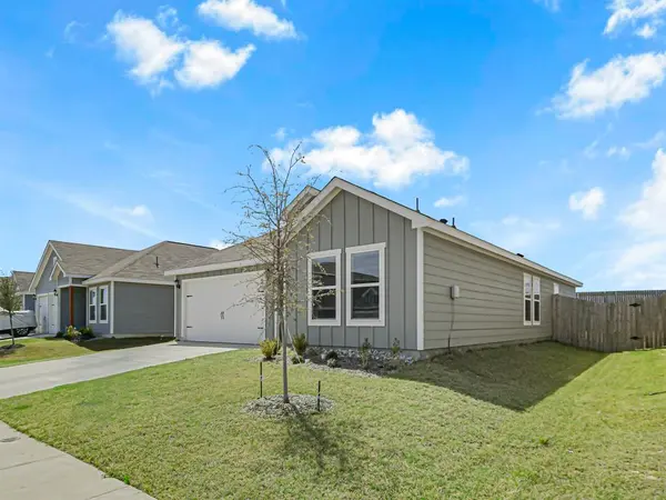 9949 Voyager Lane, Fort Worth, TX 76131