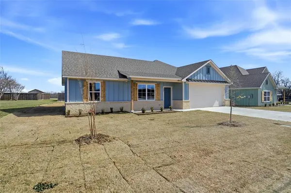307 Railroad Avenue, Sanger, TX 76266
