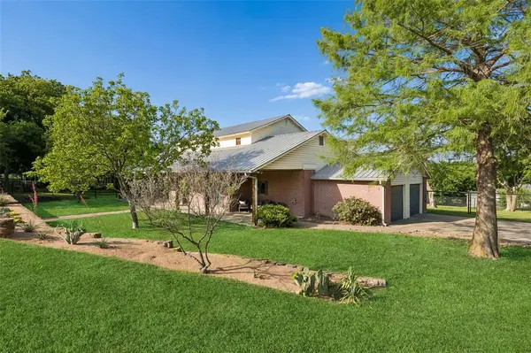 108 S Remuda Court, Fort Worth, TX 76108