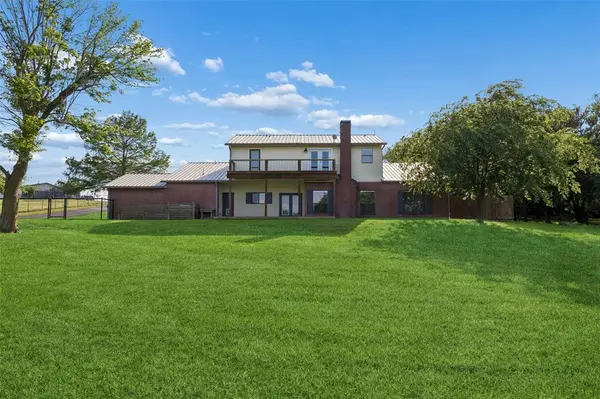 108 S Remuda Court, Fort Worth, TX 76108