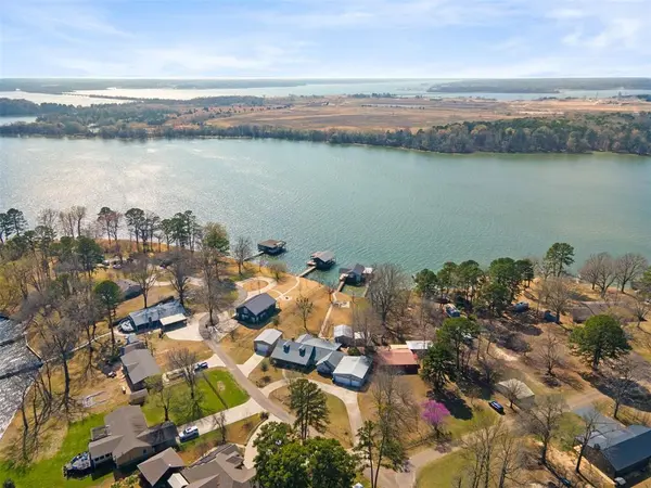 664 County Road 2360, Mount Pleasant, TX 75455