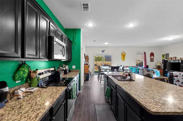 2360 Timbercreek Drive, Glenn Heights, TX 75154