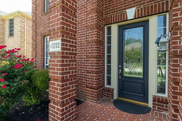 5732 Chelmsford Trail, Arlington, TX 76018