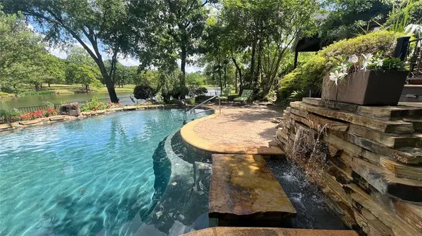 224 Colonial Drive, Mabank, TX 75156