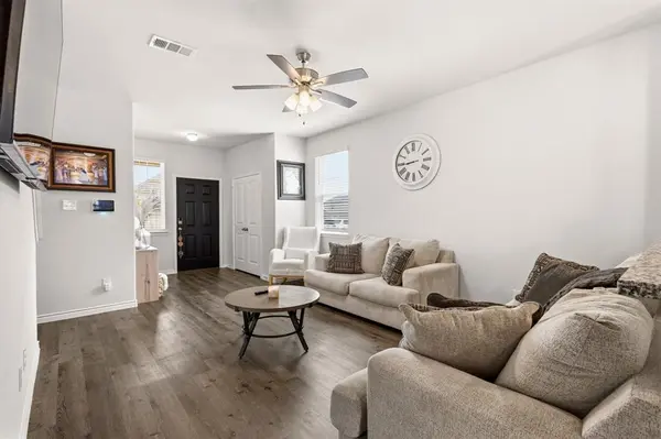 1329 Wentwood Drive, Desoto, TX 75115