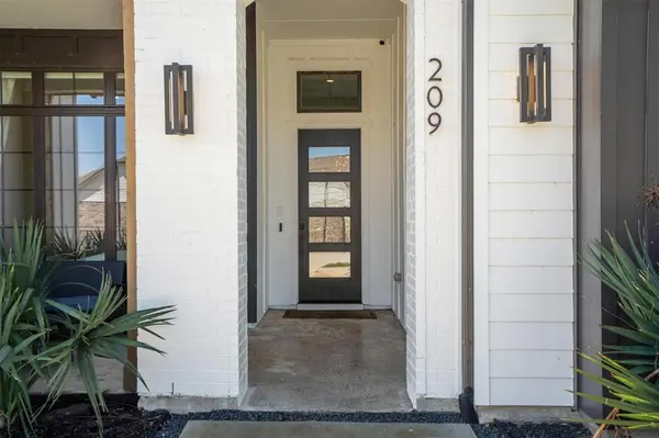 209 Kirkpatrick Court, Argyle, TX 76226