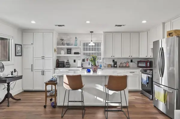 209 Pin Oak Drive, Pottsboro, TX 75076