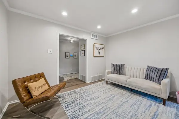 5622 Ledgestone Drive, Dallas, TX 75214