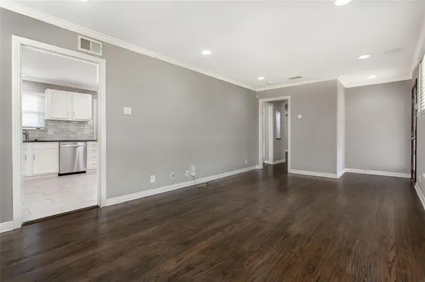 570 Bondstone Drive, Dallas, TX 75218