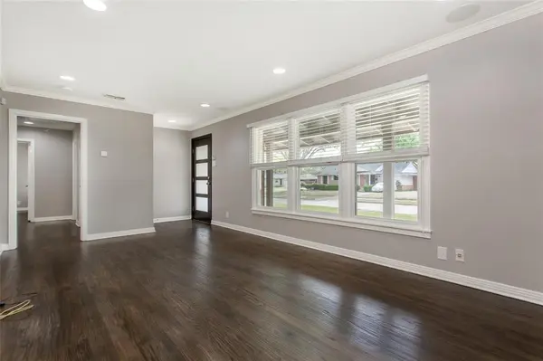 570 Bondstone Drive, Dallas, TX 75218