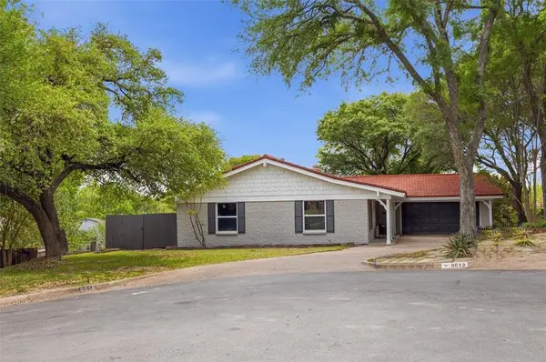 8516 La Jolla Court, Benbrook, TX 76116