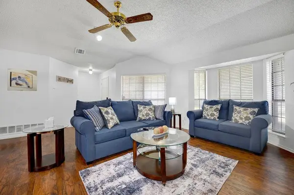 4823 Hollow Ridge Road, Dallas, TX 75227