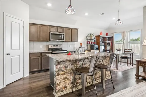 1934 Duskwood Drive, Lancaster, TX 75146