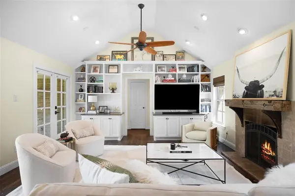 3856 Shorecrest Drive, Dallas, TX 75209