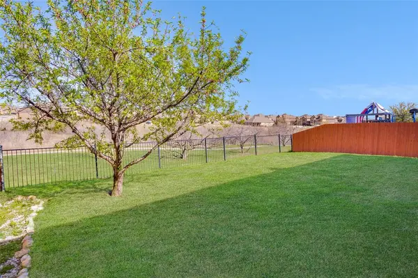 10012 Butte Meadows Drive, Fort Worth, TX 76177