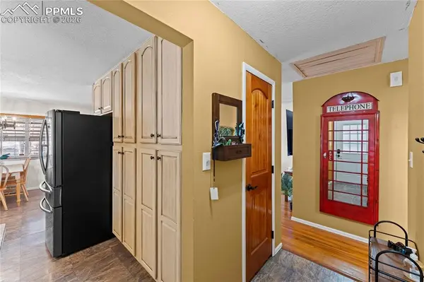 44 N Dartmouth ST, Colorado Springs, CO 80911